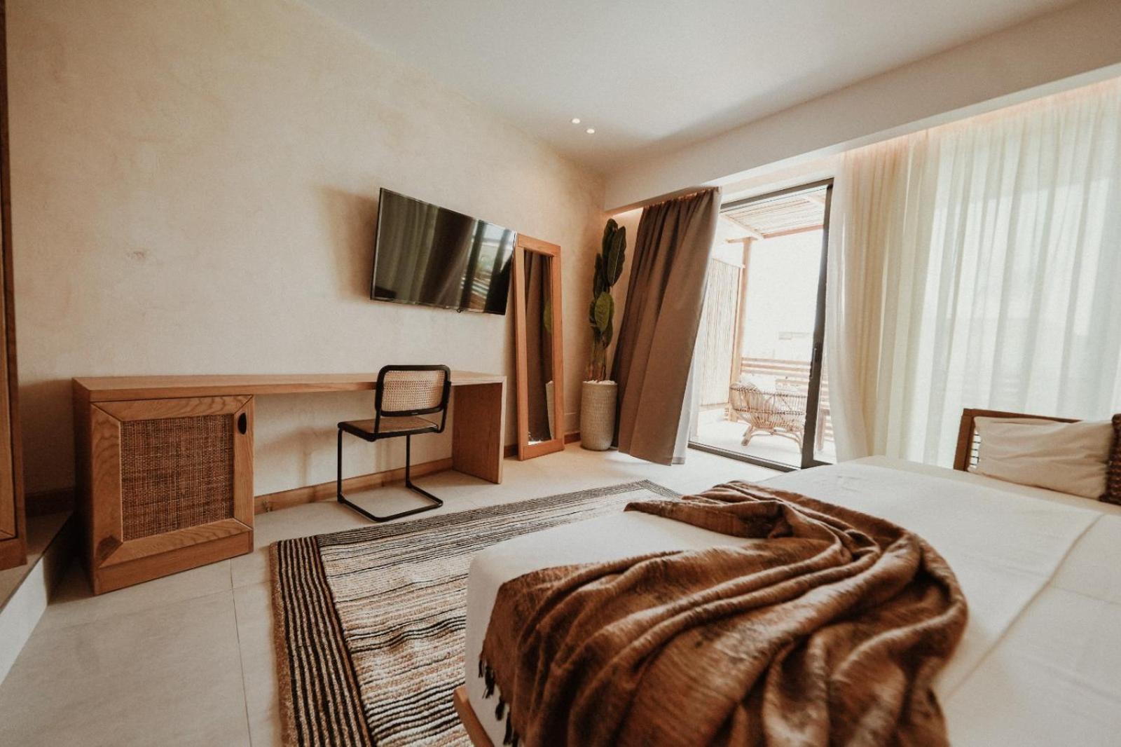Lost Seaside Hotel Sarandë エクステリア 写真
