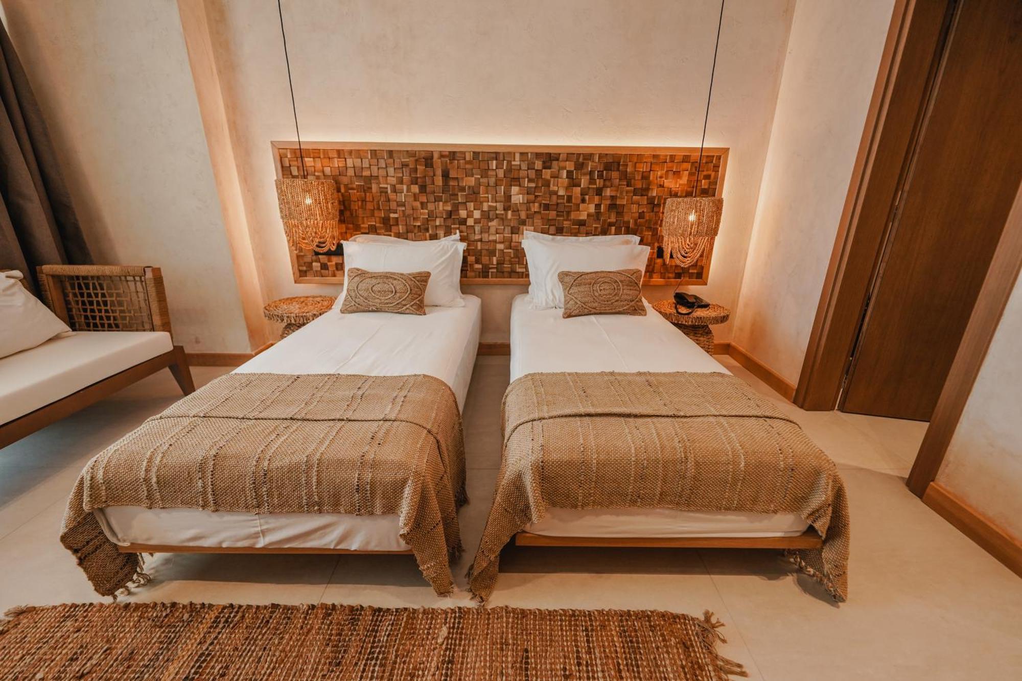 Lost Seaside Hotel Sarandë エクステリア 写真